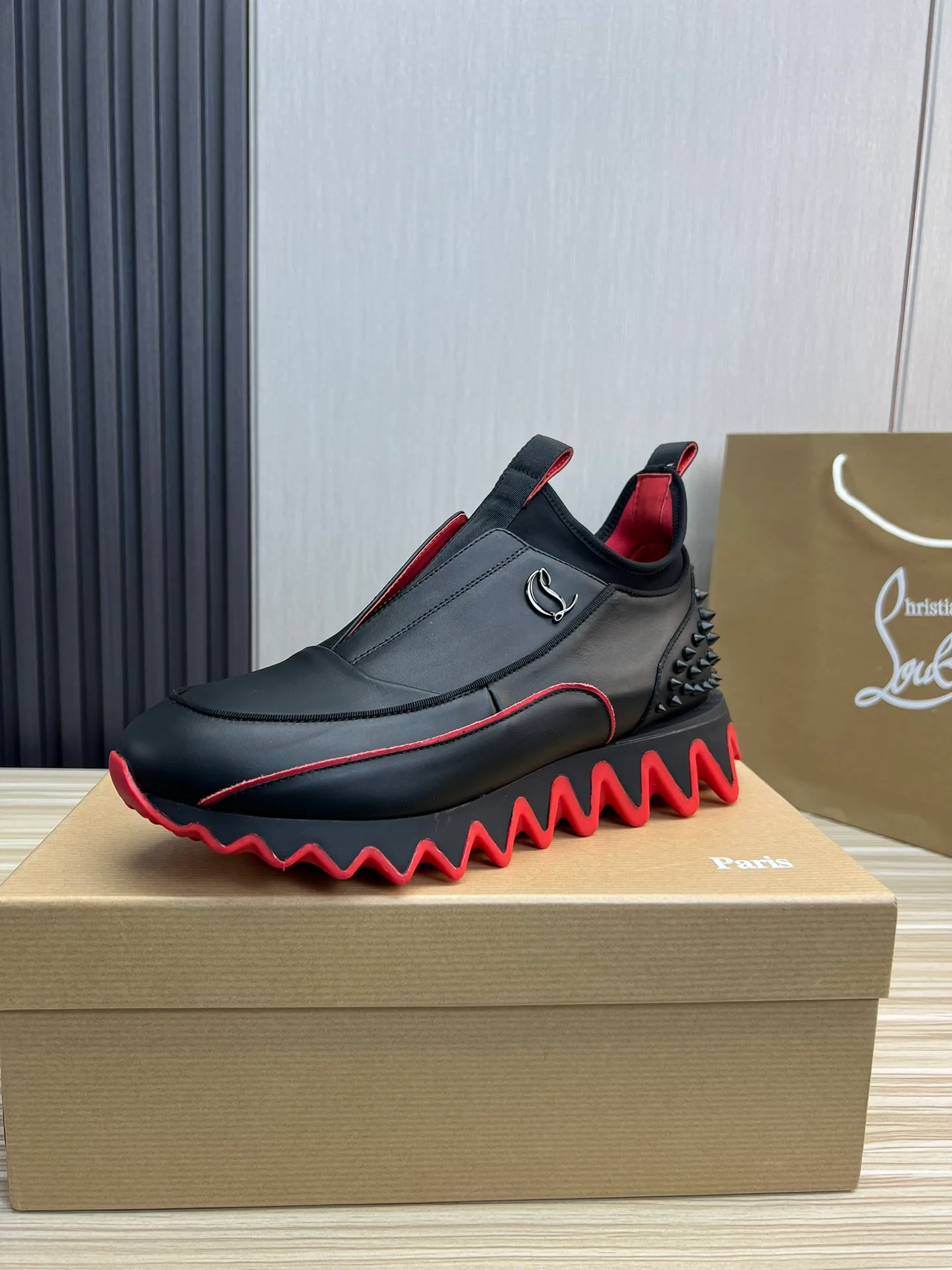 Men's shoes 💰680💰 CL popular red-soled boots 🆑1:1 original mold, Christian* Louboutin, imported cowhide stitching on the upper & water-dyed cowhide lining, original outsole ⬆️ Wear-resistant and non-slip, full set of counter packaging 🎁38-45 (38.45 for customization, non-refundable)